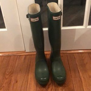 Hunter rain boots tall green classic 8